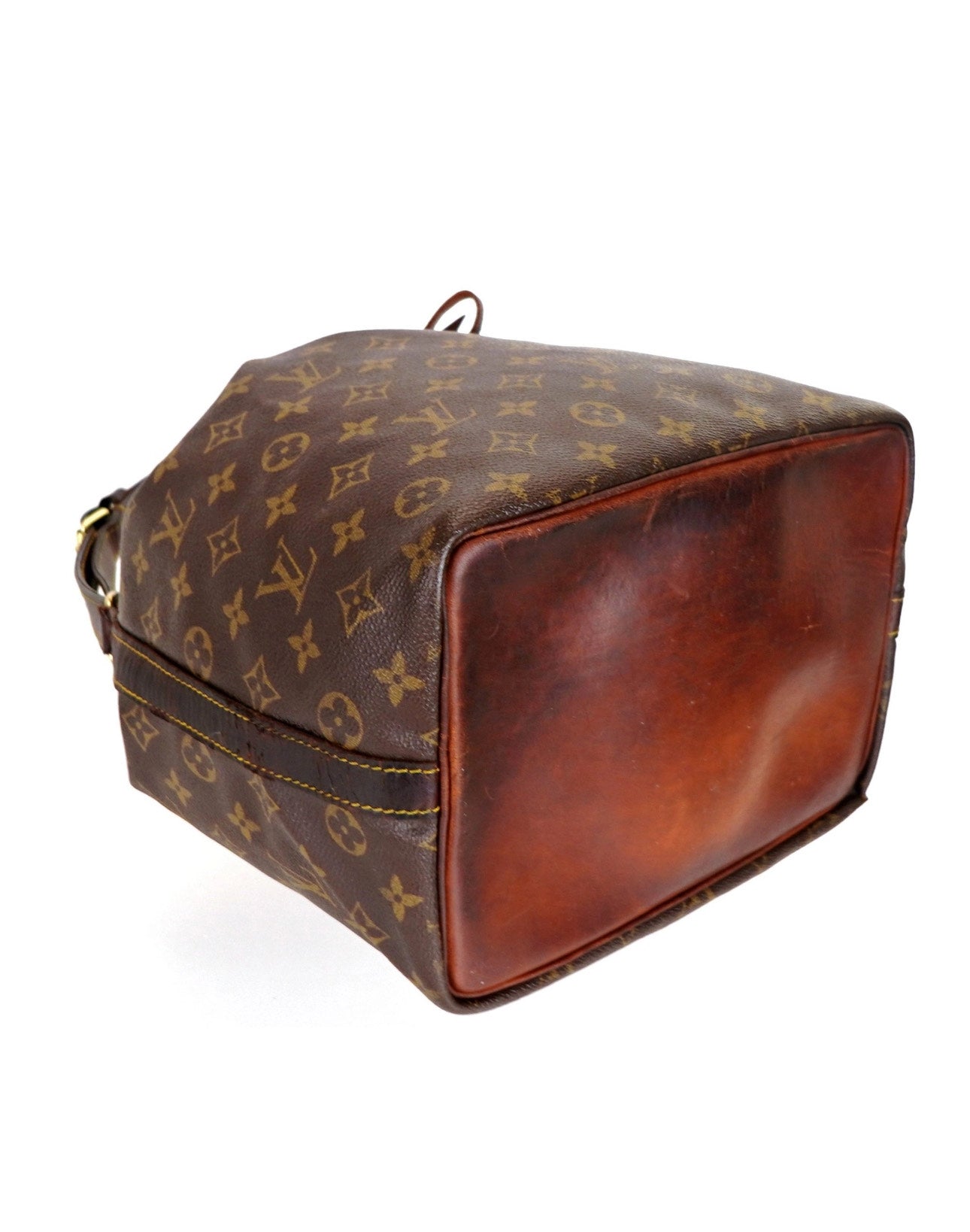 LOUIS VUITTON Noé leather handbag
