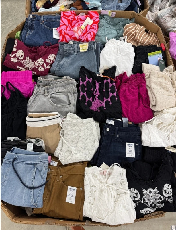 Target Womens Clothes (1000-1100 Pieces)