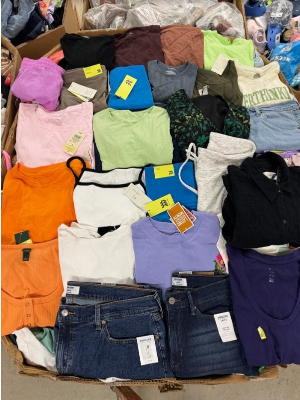 Target Womens Clothes (1000-1100 Pieces)